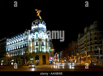 L'hôtel colonial Metropolis building at night Madrid Banque D'Images