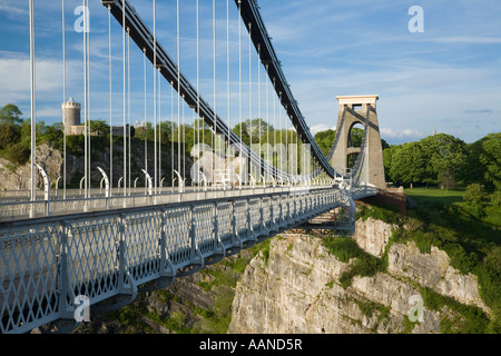 Pont suspendu de Clifton à vers Clifton et la Camera Obscura Bristol Angleterre Banque D'Images