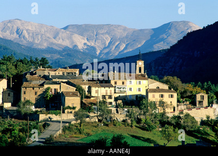 Saint-Julien-du-Verdon village, Provence, France Banque D'Images