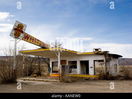 Ancienne station-Bros Merlan situé sur la Route 66 dans la région de Casa Blanca Nouveau Mexique Banque D'Images