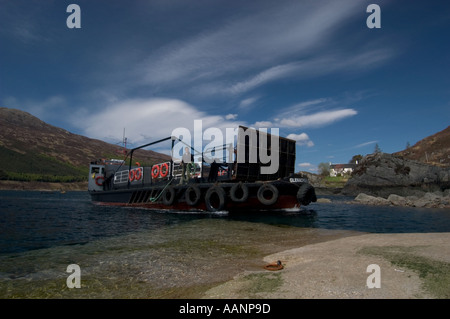 Ferry Glenachulish s'effectue manuellement à l'aide mondiale dernière platine ferries exploite de façon saisonnière entre l'Ecosse et shire Ross Glenelg Banque D'Images