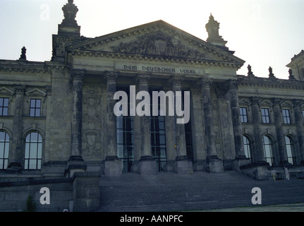 Reichstag bâtiment du Parlement allemand Berlin Allemagne prise en 1991 avant restauration Banque D'Images