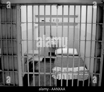 Le noir et blanc cellule de prison Alcatraz San Francisco USA Banque D'Images