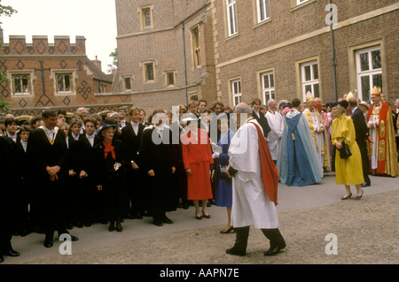 La reine Elizabeth II visite le Collège scolaire Eton à l'occasion du 550e anniversaire Windsor Berkshire.29 mai 1990. HOMER SYKES des années 1990 Banque D'Images