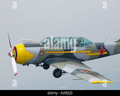 Yakovlev Yak 52 formateur russe vol d'un avion plus Noord Brabant aux Pays-Bas Banque D'Images