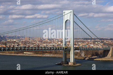 Verrazano Narrows Bridge reliant Brooklyn à Staten Island New York Banque D'Images