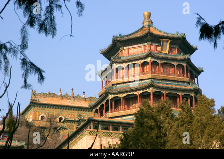 Vue sur le Temple de la Vertu bouddhiste au Palais d'été ou de Chine Beijing 9 Minzu Yuan Banque D'Images