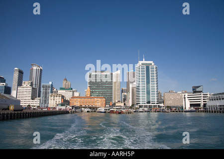 L'ÎLE DU NORD Auckland NOUVELLE ZÉLANDE peuvent regarder en arrière à la Queens Wharf Banque D'Images