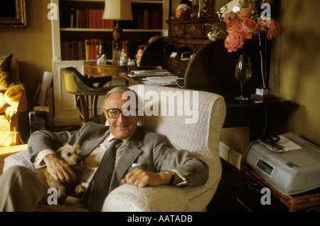 Lord Carrington à la maison.1980 portrait Le Manoir de Bledlow, España 1981 UK HOMER SYKES Banque D'Images