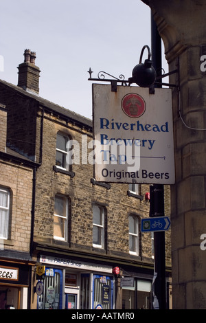 Affiche à l'extérieur de pub et micro brasserie Brasserie de Riverhead Marsden Banque D'Images