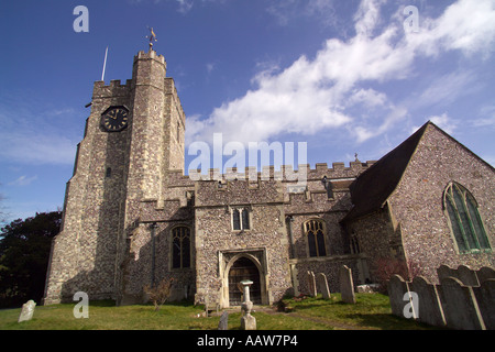 L'église St Mary diocèse de Canterbury dans le 15e siècle l'attrayant village de Chilham Angleterre Kent