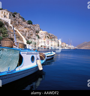 Le port de Symi UNE EXCURSION POPULAIRE DE RHODES, Grèce Banque D'Images