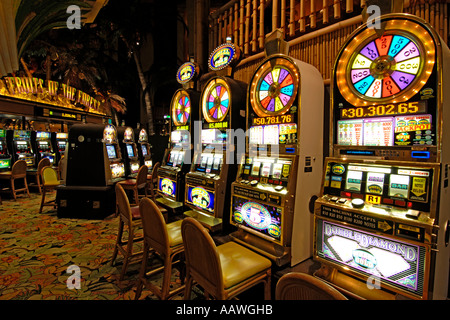 Les machines à sous dans le casino de l'hôtel de Sun City en Afrique du Sud. Banque D'Images