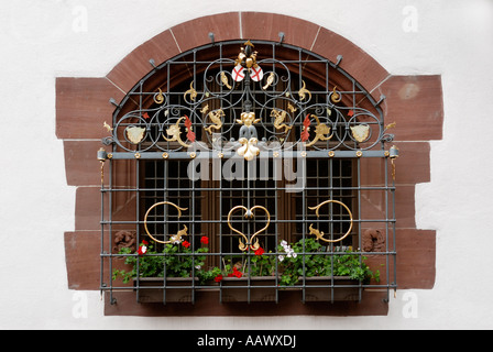 Fenêtre à partir de la vieille ville de Freiburg im Breisgau - Baden Württemberg, Allemagne Europe Banque D'Images