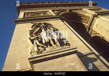 Arc de Triomphe sur le Charles de Gaulle Etoile en haut de l'Avenue des Champs Elysées à Paris France Banque D'Images