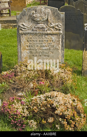 Tombe de Anne Bronte soeur de Charlott à Saint Marys Parish Church Scarborough North Yorkshire Angleterre Banque D'Images