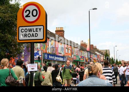 Cowley Road carnaval, Oxford, Angleterre. Célébrant la diversité culturelle Banque D'Images