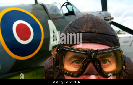 Pilote et avion Spitfire en UK Banque D'Images