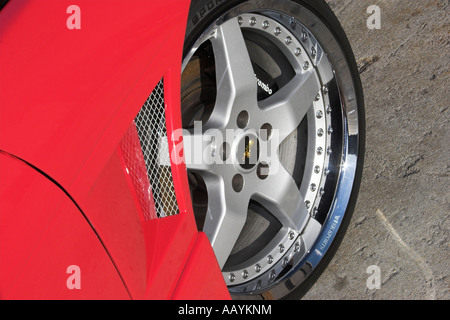 Close up de la roue et l'aile avant ventilés sur une modification Nissan Silvia S13 voiture japonaise Banque D'Images