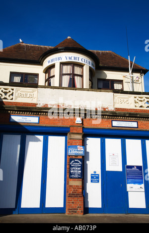 Whitby Yacht Club et de sauvetage de la RNLI Museum North Yorkshire Angleterre Banque D'Images
