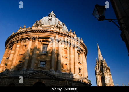 Radcliffe Camera Radcliffe Square Oxford moonrise 2 soirée d'été Banque D'Images