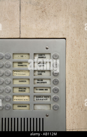 Porte Buzzer sonnette dans un complexe Banque D'Images