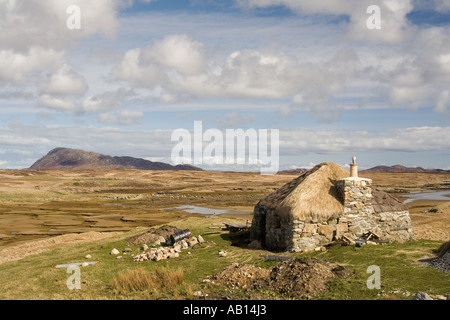 UK Ecosse Îles Hébrides extérieures, Cairinis Eabhal North Uist whitehouse en cours de restauration Banque D'Images