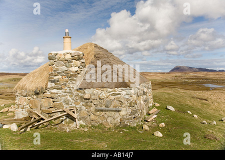 UK Ecosse Îles Hébrides extérieures, Cairinis Eabhal North Uist whitehouse en cours de restauration Banque D'Images