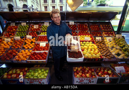 1381 Melbourne Australie Victoria vendeur de fruits Banque D'Images