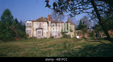 Maison en ruine, Farnham, Surrey, Angleterre. Banque D'Images