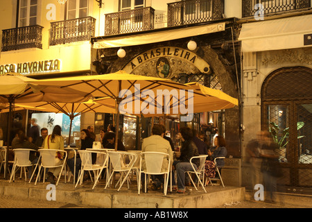 Un café Brasileira, Rua Garrett, Rue Barrio Alto, Lisbonne, Portugal Banque D'Images