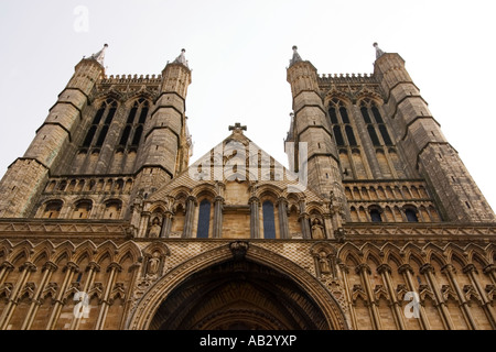 Vue de face de la cathédrale de Lincoln Banque D'Images