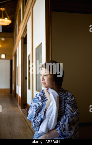 Senior woman wearing yukata Banque D'Images