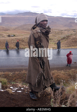 Les garçons du troupeau dans Mokhotlong, Lesotho Banque D'Images