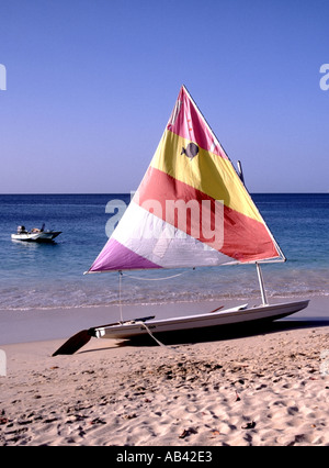 La baie de Grand'Anse près de St Georges Grenada touristes transportés depuis le port de cette plage Banque D'Images