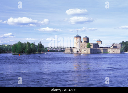 Finlande SAIMAA LAKELANDS VILLE SAVONLINNA Olavinlinna château 1475 Banque D'Images