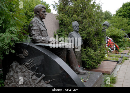 Tombes de généraux soviétiques, cimetière Novodevichiy, Moscou Banque D'Images