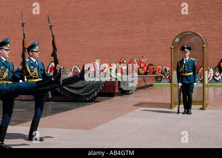 Relève de la garde, Tombe du Soldat inconnu, Moscou Banque D'Images