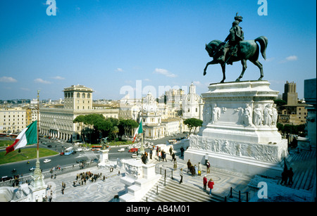 Italie Rome Le monument Victor Emmanuel aka Monument, un monument au roi Victor Emmanuel II de Savoie sur la Piazza Venezia. Banque D'Images