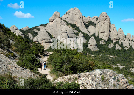 Sentier dans le massif de Montserrat, en Catalogne, Espagne Banque D'Images