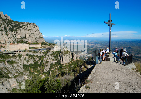 Croix à Montserrat, en Catalogne, Espagne Banque D'Images