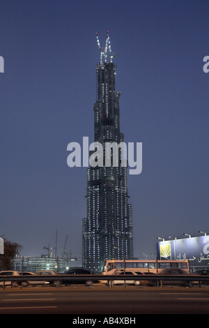 La tour Burj Dubai en construction, le plus haut gratte-ciel du monde, à Dubaï Banque D'Images