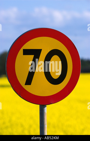 Panneau routier de la vitesse 70 km/h Banque D'Images