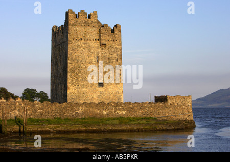 Château de narrow water river clanrye sur la lumière du soir dans le comté de Down en Irlande du Nord Banque D'Images