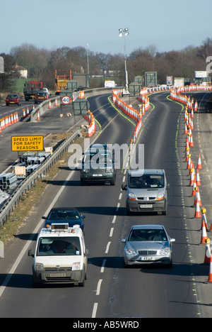 Une dérivation Ingatestone12 route nationale de l'amélioration et le maintien des travaux en cours avec les flux de contra Banque D'Images