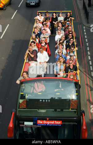 Ville de London à bas sur open top bus visite guidée Banque D'Images