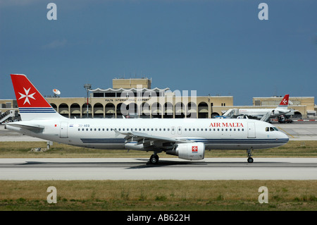 Airbus 320 d'Air Malta OH AEQ à l'Aéroport International de Malte Luqa Banque D'Images