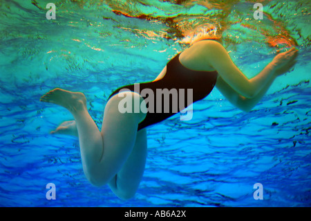 women swimming Banque D'Images