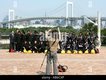 JPN, Japon, Tokyo : classe d'école, excursion à Odaiba. Une île artificielle dans la baie de Tokyo, relié à la terre ferme Banque D'Images