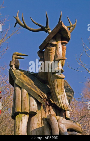 'Ancien Forester II' (détail) sculpture extérieure par David Kemp. Grizedale Forest, parc National de Lake District, Cumbria, Angleterre. Banque D'Images